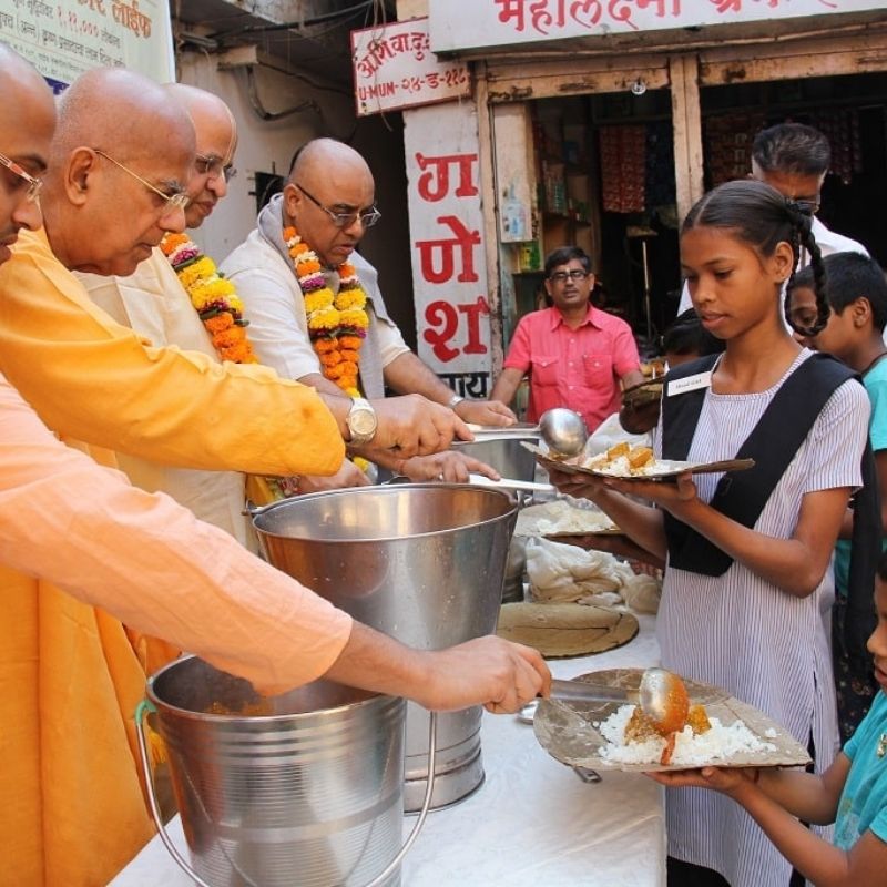Annadaan Seva – The Highest Form of Giving (अन्नदानं परमं दानम्) - my3ioNetra