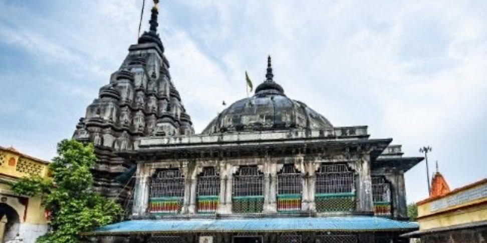 Tulsi Archan – 21 Times Vishnu Nama at Shri Vishnupad Temple (Utpanna Ekadashi)